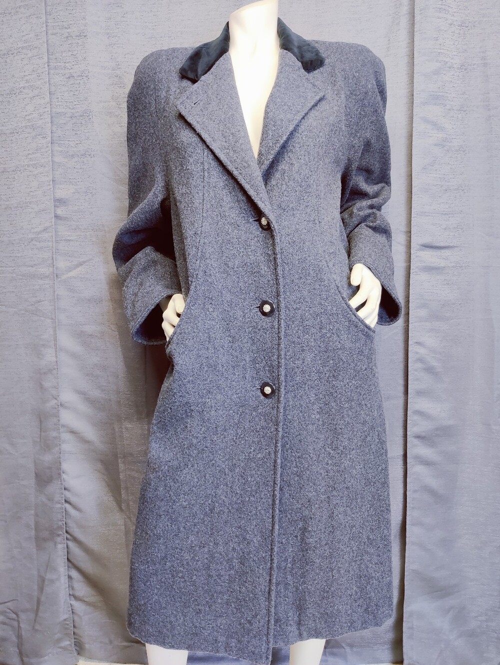 Vintage Long Wool Coat in Gray JOFELD Black de Ball Velvet Collar Tailored